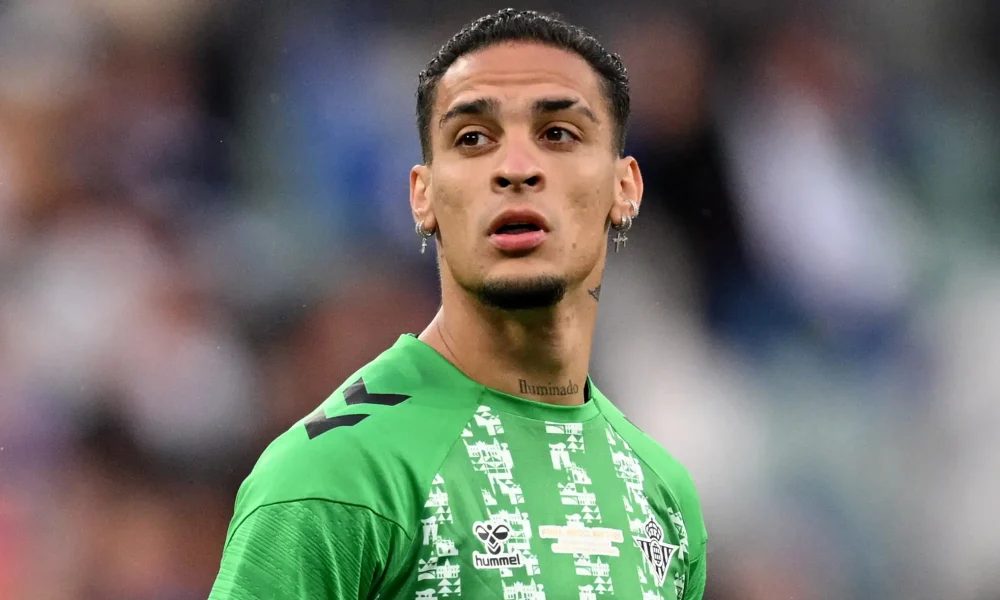 Two Premier League clubs emerge as 'shock contenders' for Man United's Antony