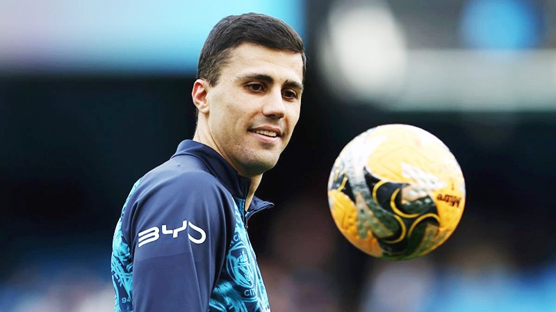 Rodri set for big summer decision as Real Madrid eye Man City star